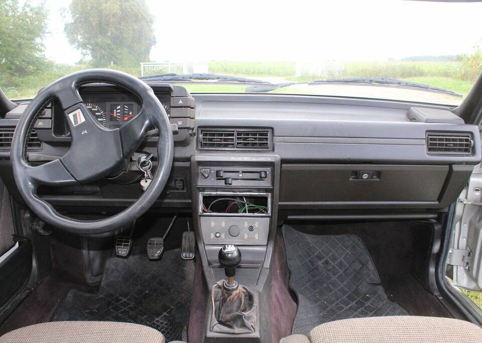 Image 2/8 of Audi 80 quattro (1983)