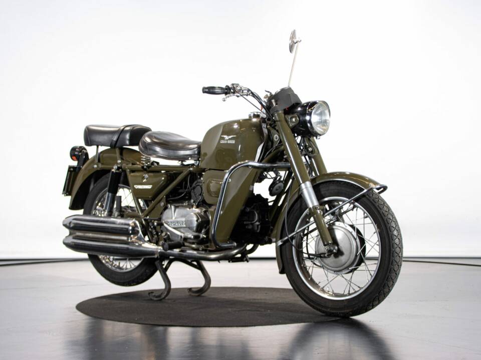 Bild 6/50 von Moto Guzzi Nuovo Falcone Militare (1973)