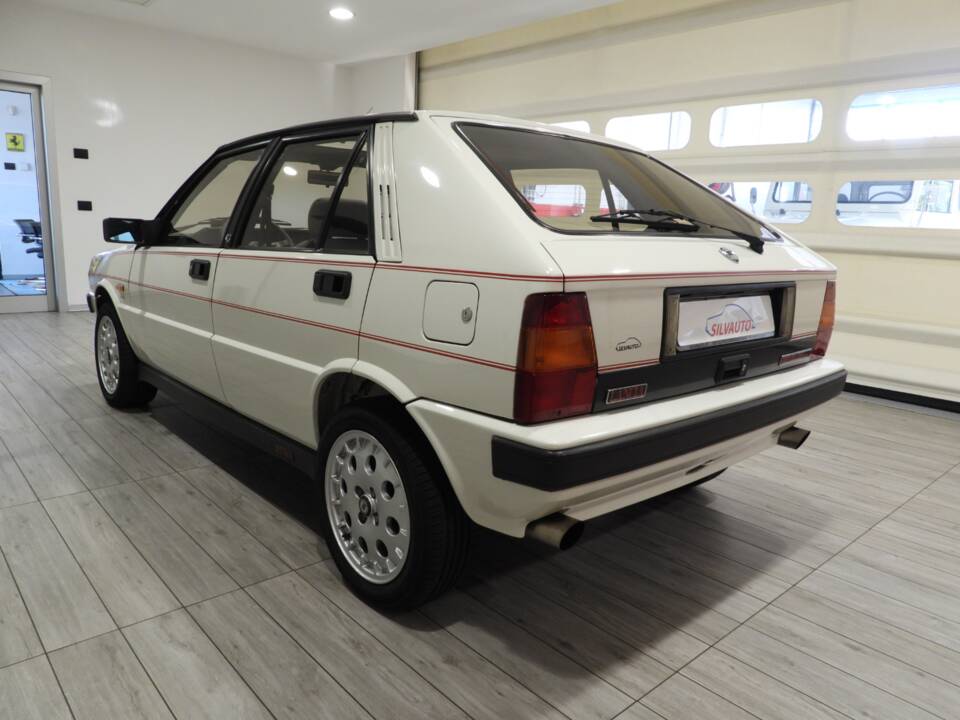 Imagen 3/15 de Lancia Delta HF Turbo (1995)