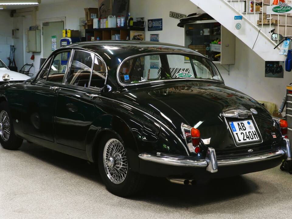Immagine 4/36 di Jaguar 240 (1968)
