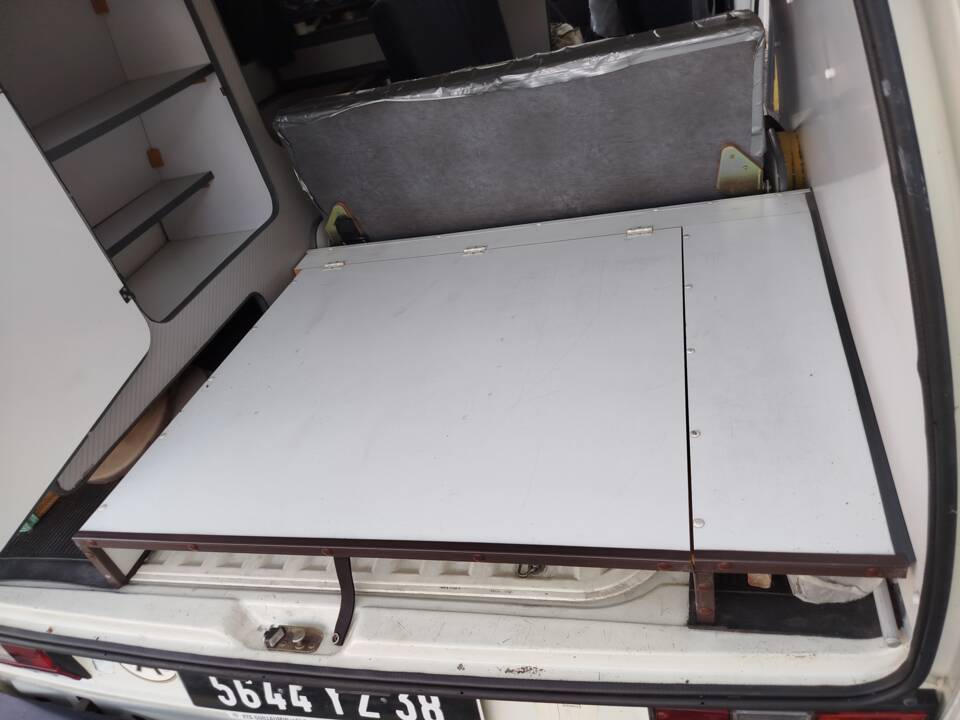Image 22/50 of Volkswagen T3 Westfalia 1.6 TD (1985)