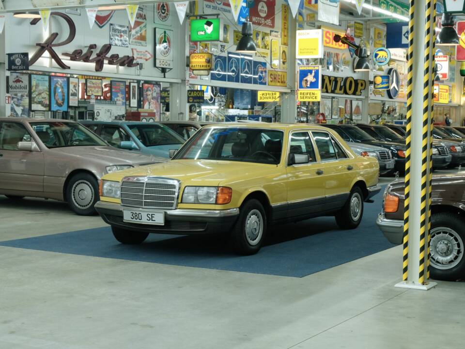 Bild 5/50 von Mercedes-Benz 380 SE (1983)