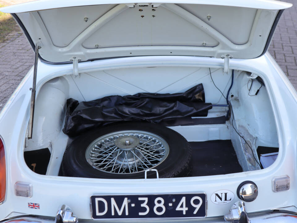 Bild 40/50 von MG MGB (1972)