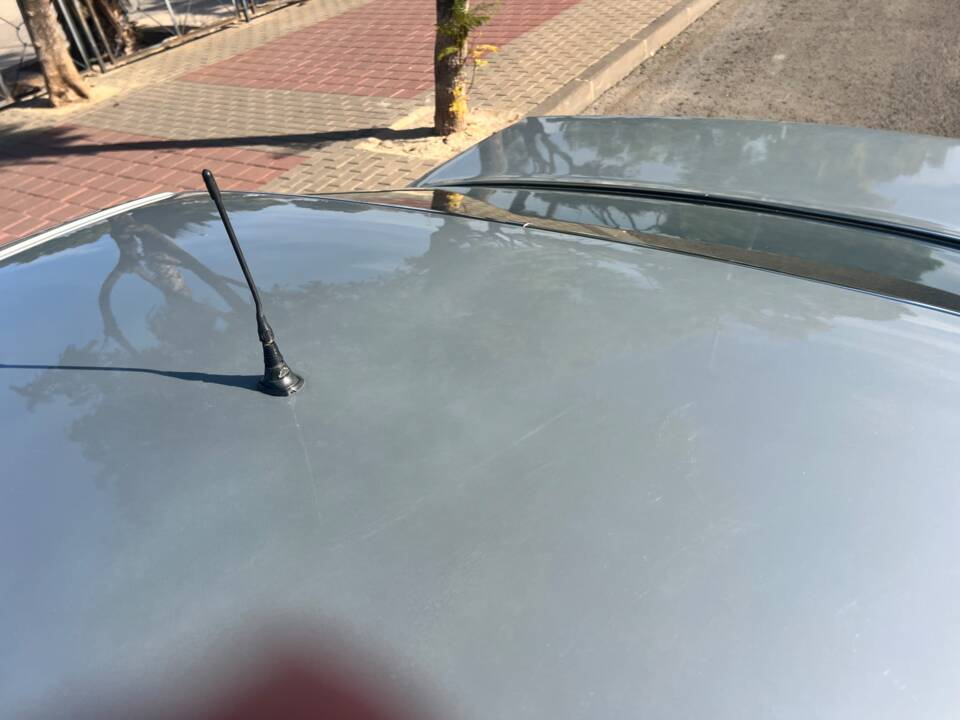 Image 36/77 of Mercedes-Benz 380 SEC (1982)