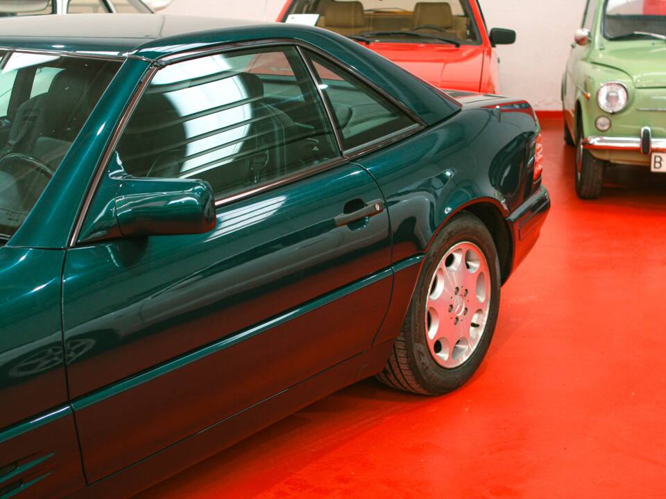 Image 27/50 of Mercedes-Benz SL 320 (1995)