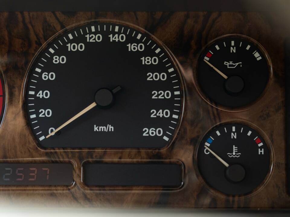 Bild 45/50 von Jaguar XJ6 3.2 (1995)