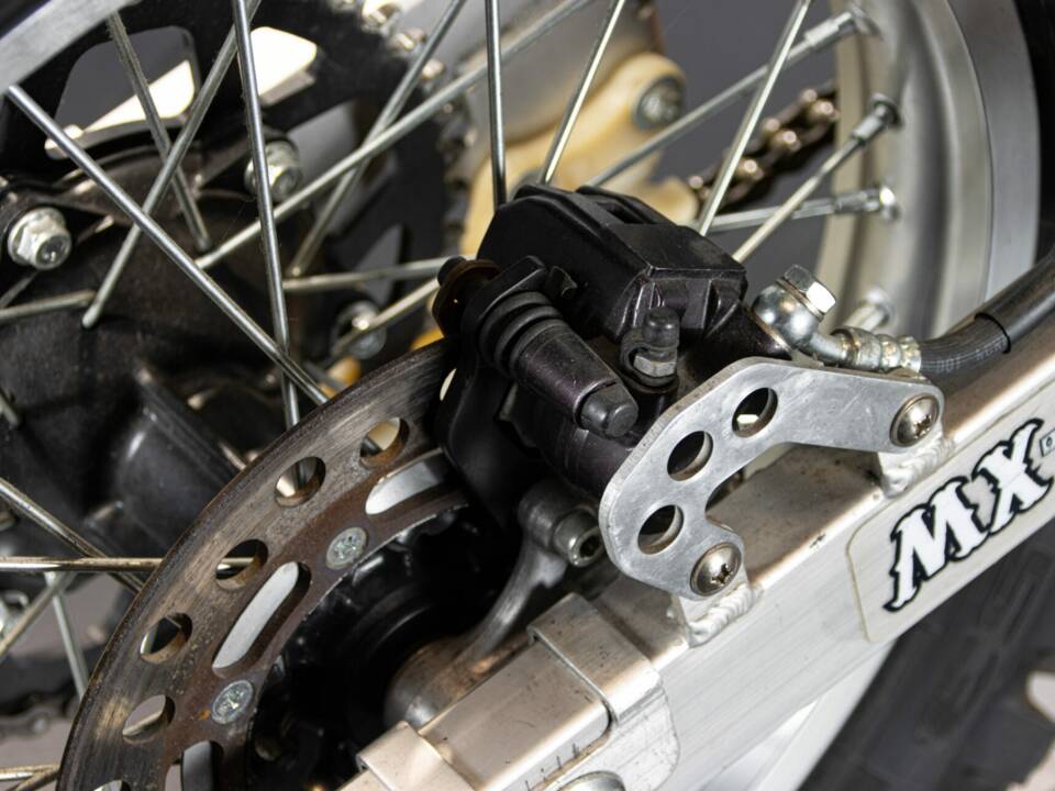 Image 22/50 of Kawasaki KX 250 (1986)