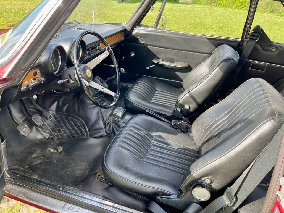 Immagine 17/37 di Alfa Romeo Giulia 1600 GT Junior (1974)