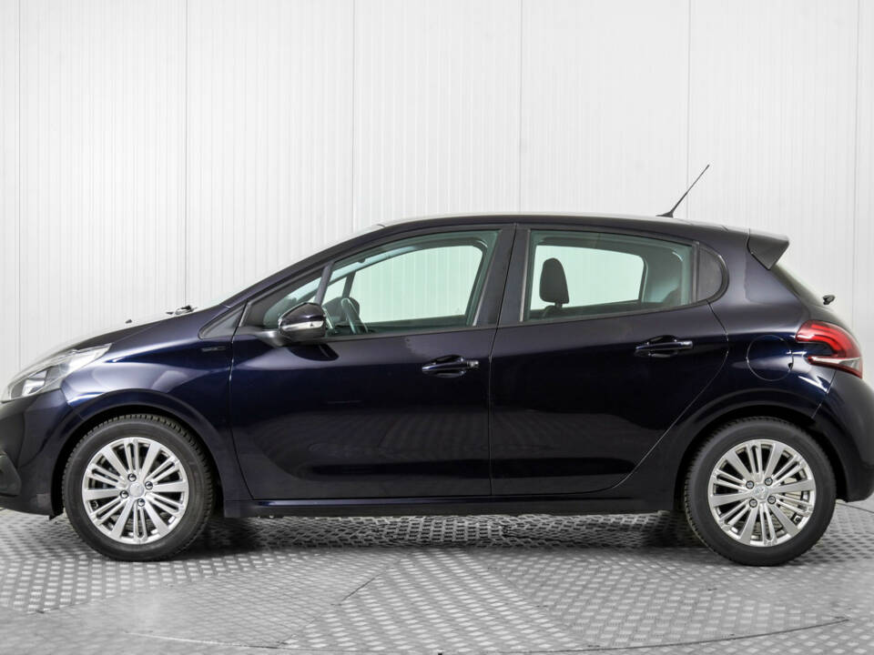 Image 9/50 of Peugeot 208 1.2 PureTech 82 (2019)