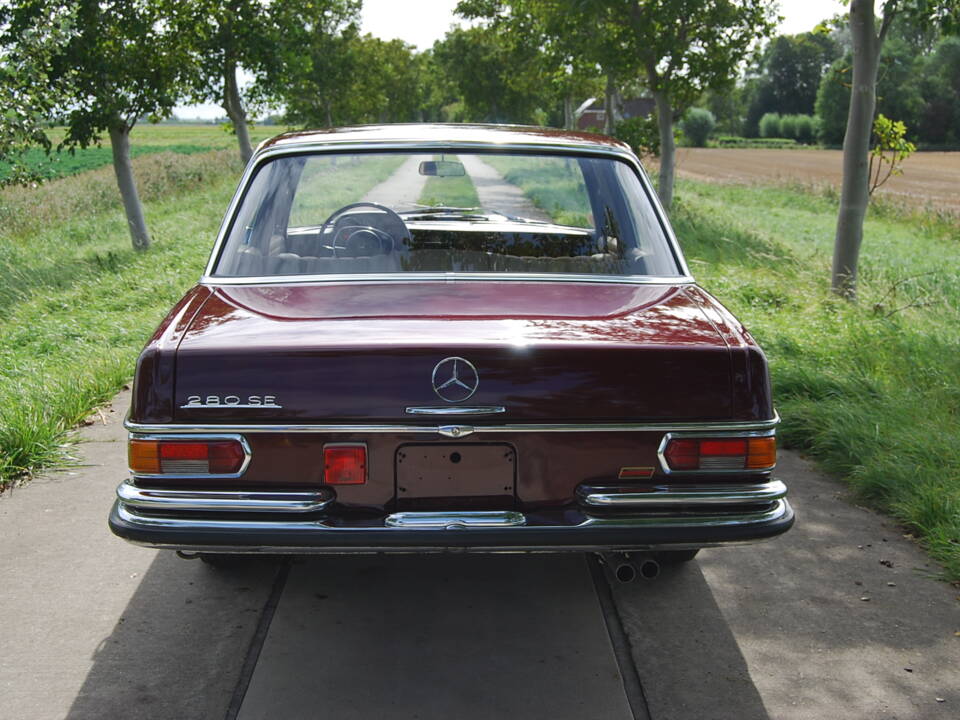 Image 14/58 of Mercedes-Benz 280 SE (1968)