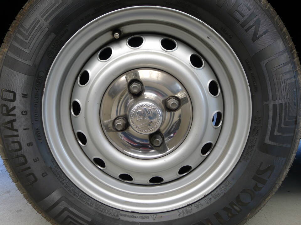 Image 31/36 of Alfa Romeo 2000 Spider Veloce (1982)