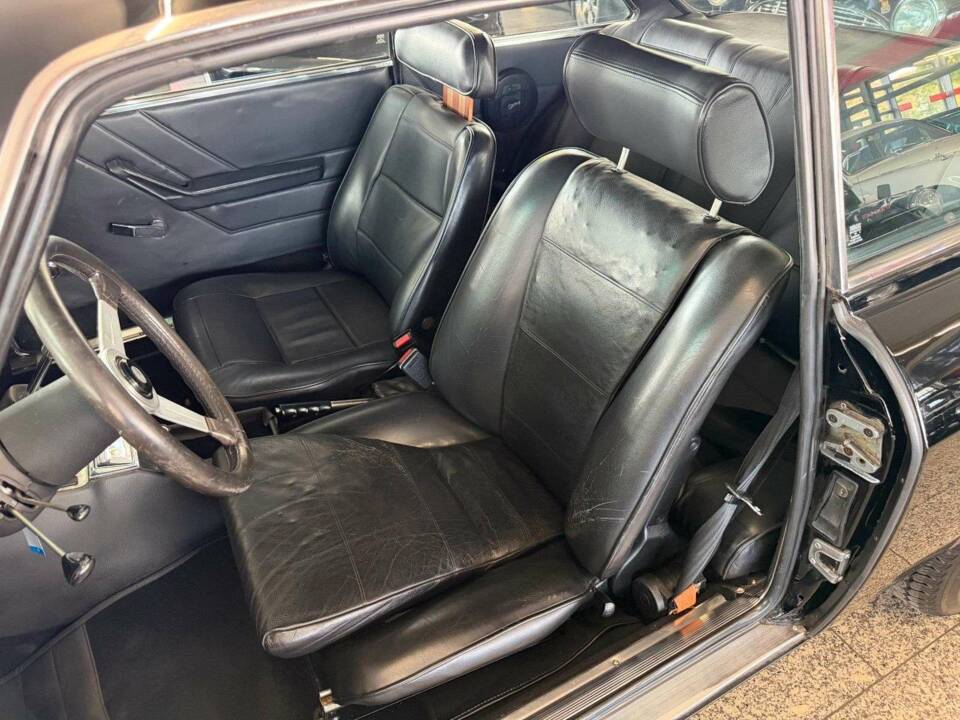 Afbeelding 10/24 van Alfa Romeo 2000 GTV (1976)