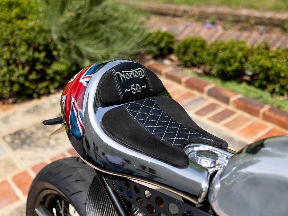 Bild 17/39 von Norton Dominator SS (2018)