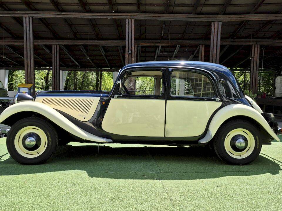 Imagen 3/65 de Citroën Traction Avant 11 BL (1955)