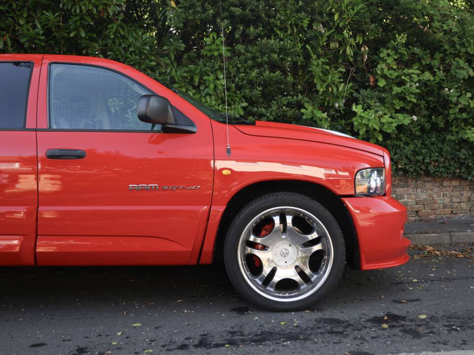Immagine 36/50 di Dodge Ram SRT 10 (2005)