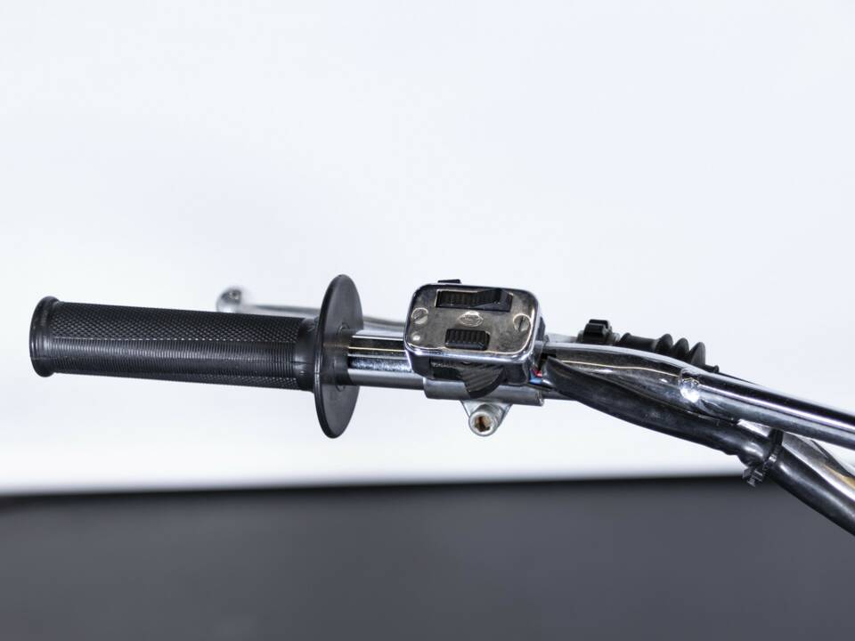 Image 30/50 of SWM DUMMY (1972)