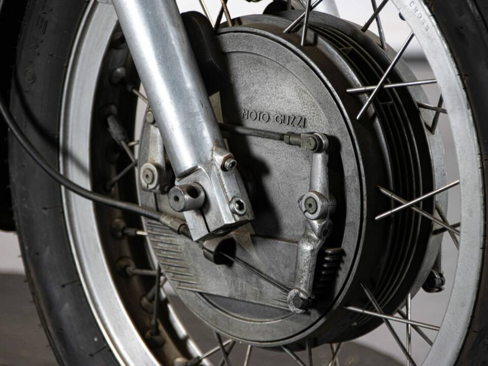 Imagen 33/50 de Moto Guzzi V7 Sport (1972)