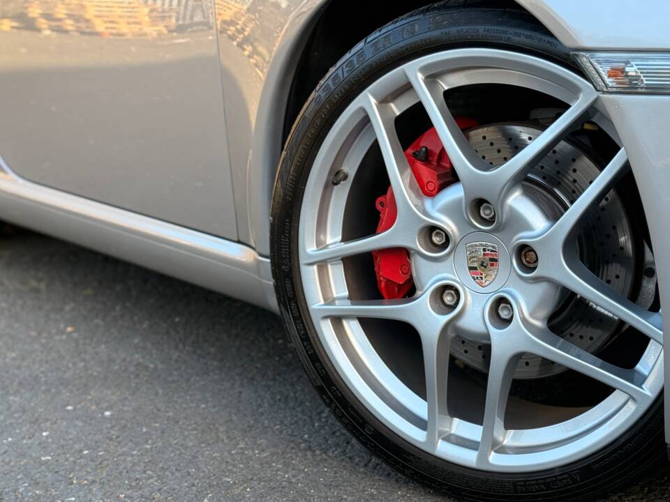 Image 2/25 of Porsche 911 Carrera S (2006)