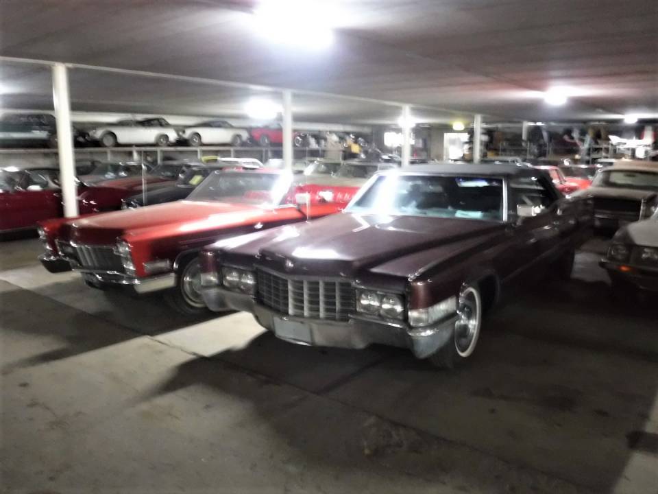 Image 29/40 of Cadillac DeVille Convertible (1969)