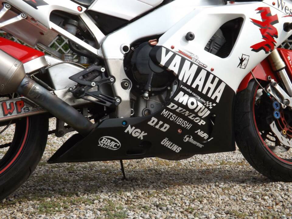 Image 38/50 of Yamaha YZF 1000 R1 (1998)