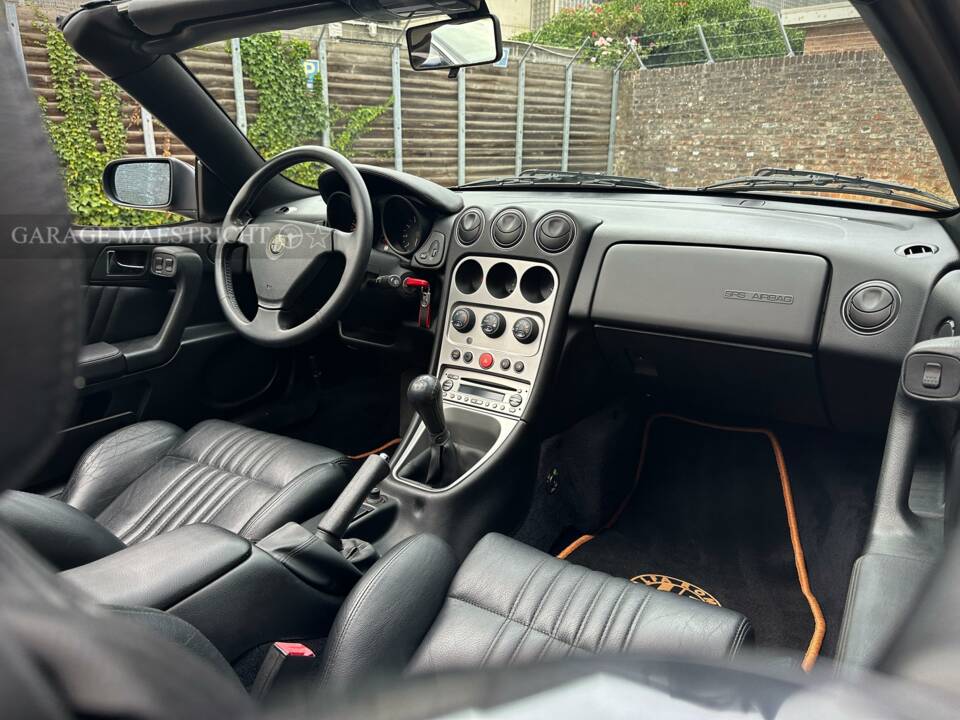 Image 6/59 of Alfa Romeo Spider 2.0 JTS (2003)