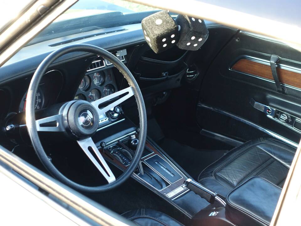 Image 4/23 of Chevrolet Corvette Stingray (1973)