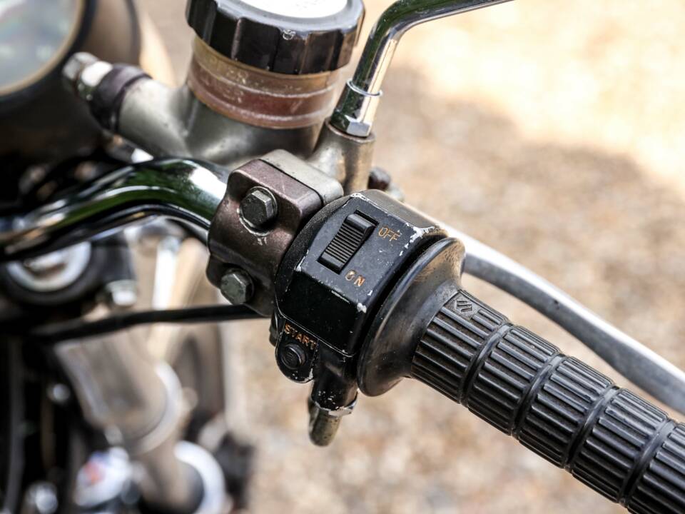 Image 12/25 of Suzuki GT 550 II (1976)