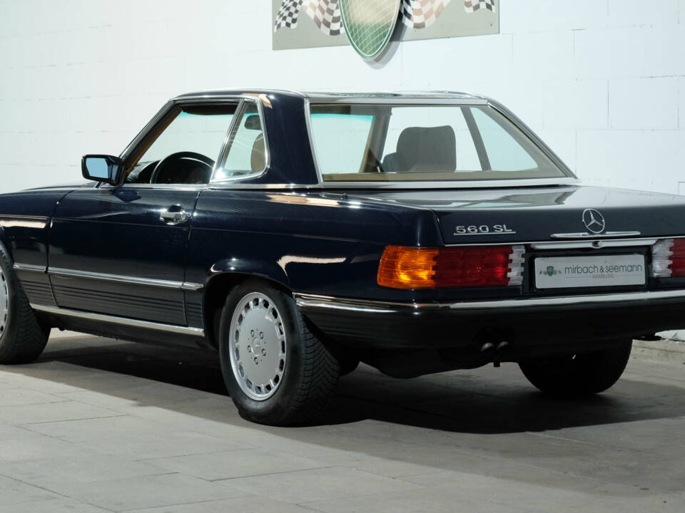 Imagen 12/19 de Mercedes-Benz 560 SL (1988)