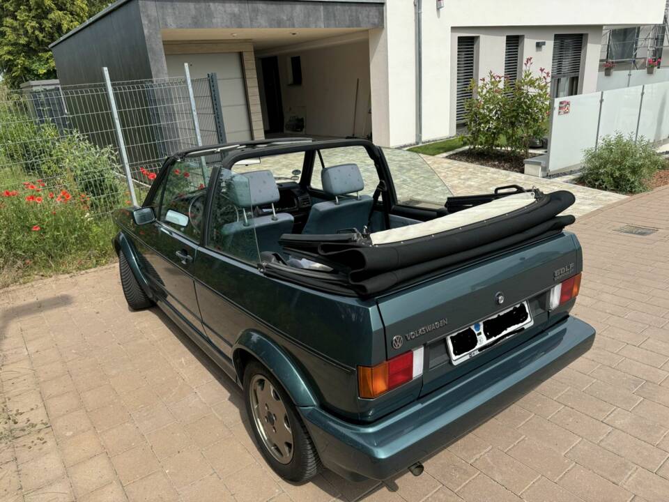 Bild 2/8 von Volkswagen Golf I Cabrio 1.8 (1990)