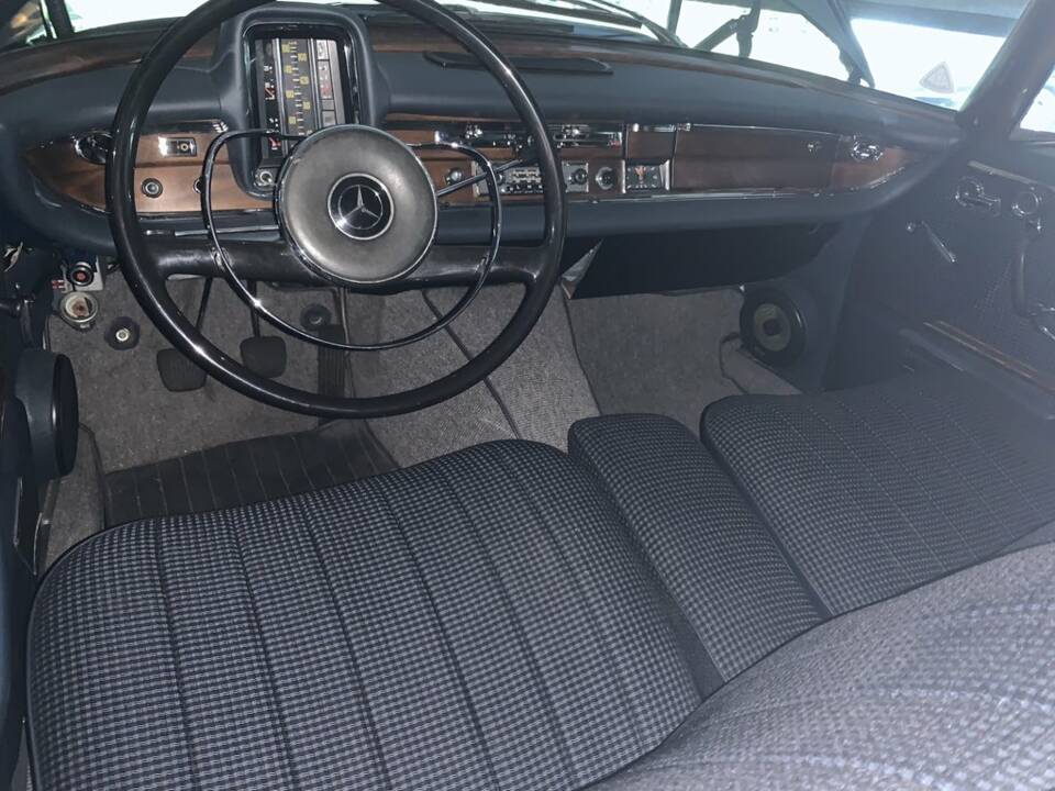 Bild 2/8 von Mercedes-Benz 220 S b (1961)