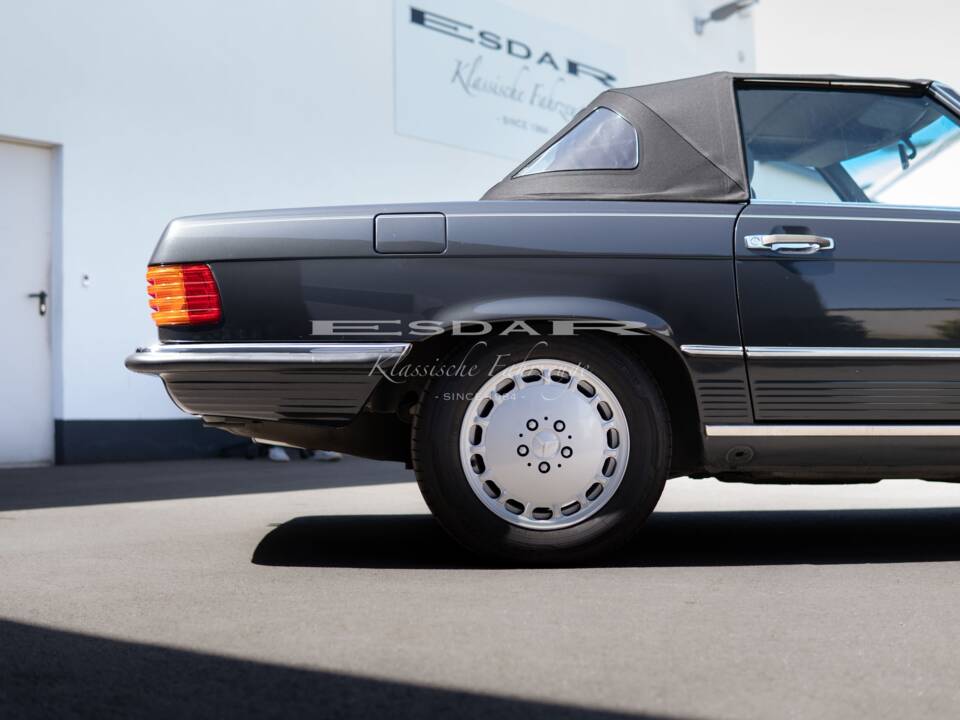 Image 12/29 of Mercedes-Benz 560 SL (1987)
