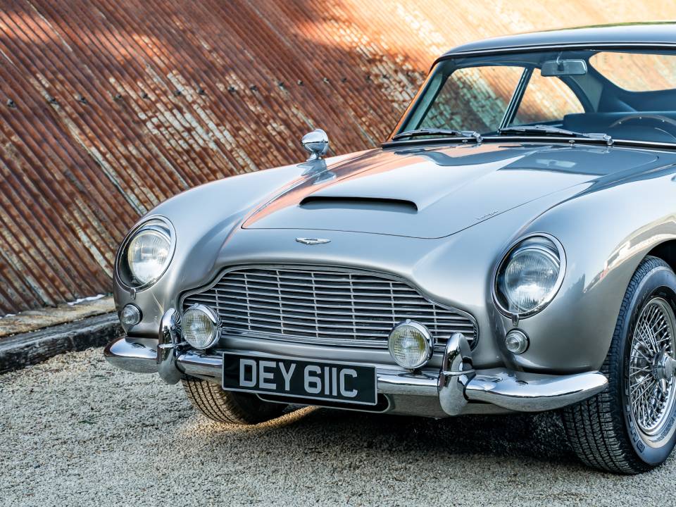 Image 10/48 of Aston Martin DB 5 (1965)
