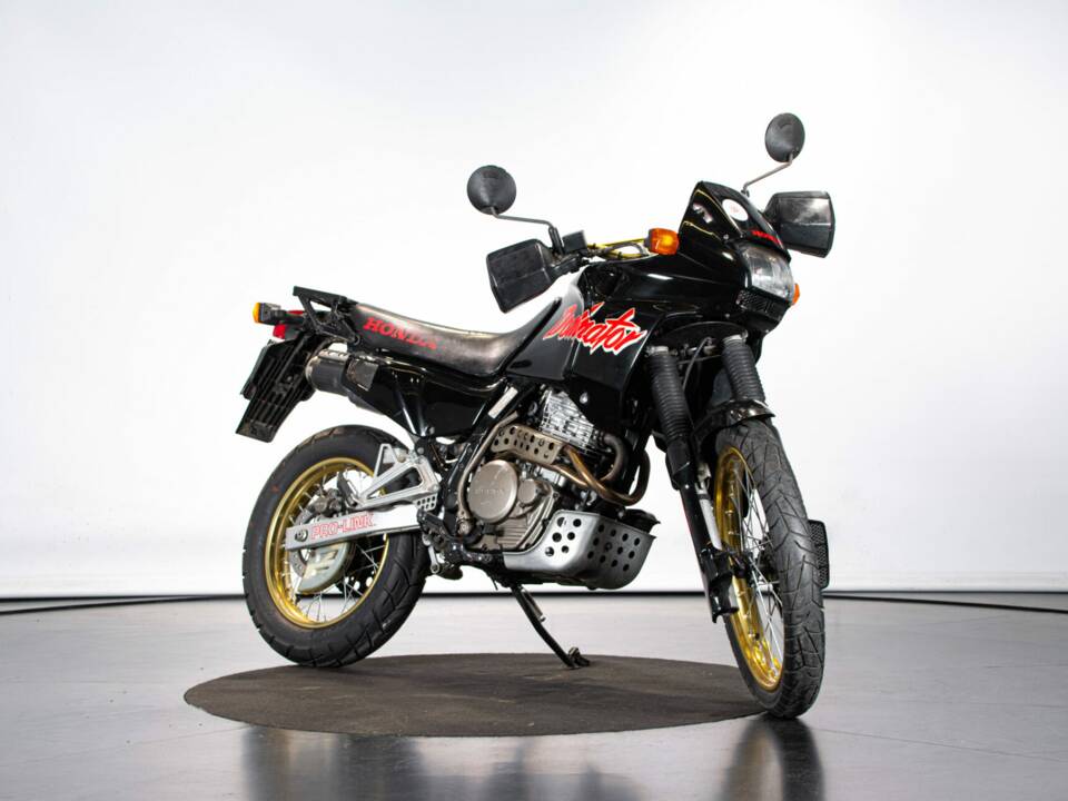 Image 6/38 de Honda NX 650 Dominator (1988)