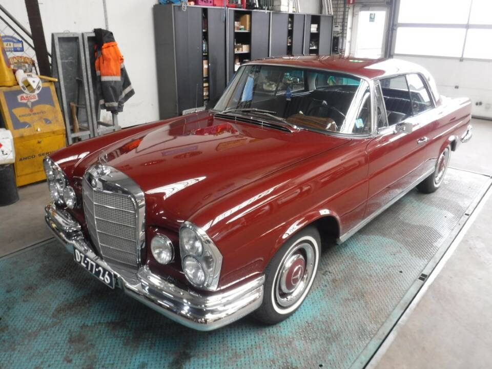 Bild 24/50 von Mercedes-Benz 250 SE (1967)