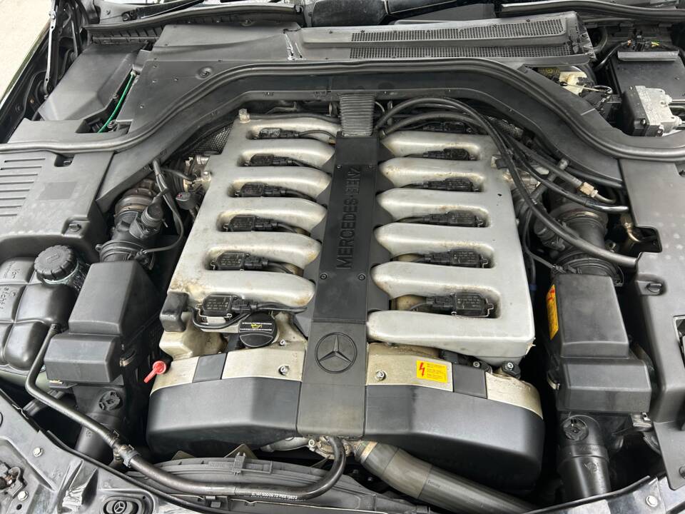 Image 22/27 of Mercedes-Benz CL 600 (1998)