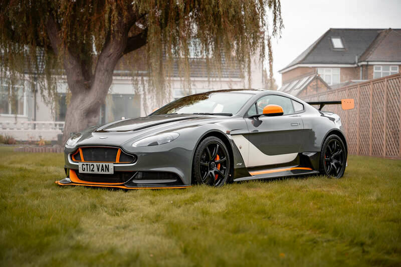 Bild 1/30 von Aston Martin Vantage GT12 (2015)