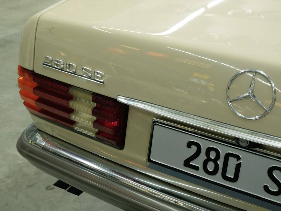 Bild 11/50 von Mercedes-Benz 280 SE (1984)