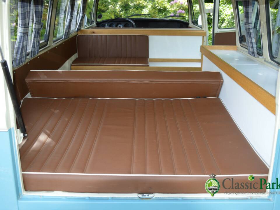 Bild 8/12 von Volkswagen T2b Camper (1976)