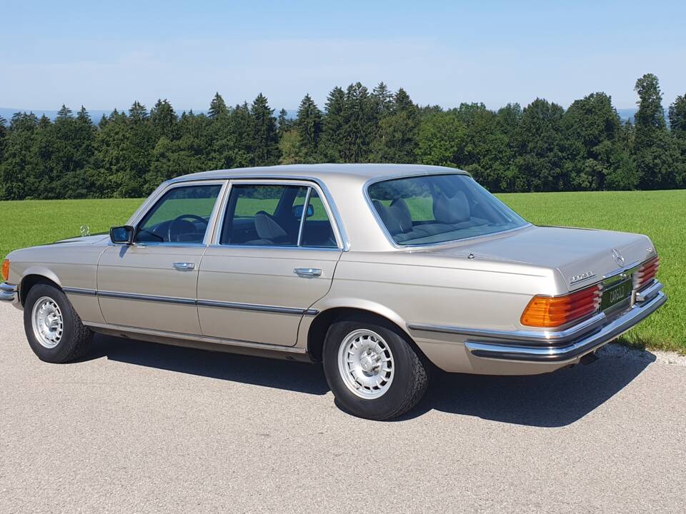 Bild 15/31 von Mercedes-Benz 450 SEL 6,9 (1975)