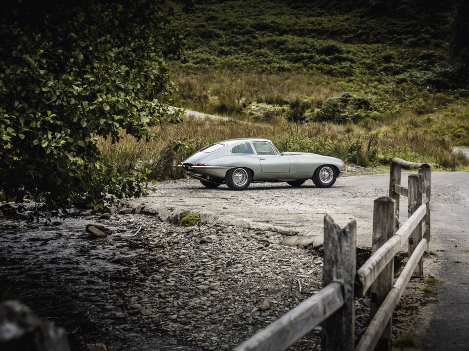 Bild 49/50 von Jaguar E-Type 3.8 Helm (1963)