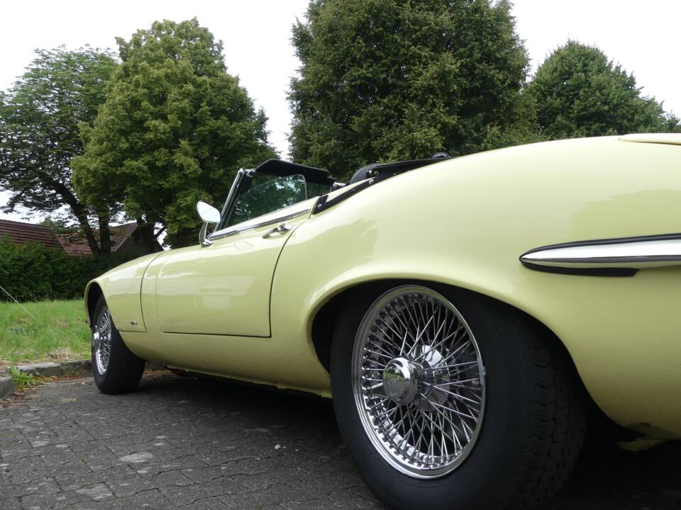 Image 40/74 de Jaguar Type E V12 (1973)