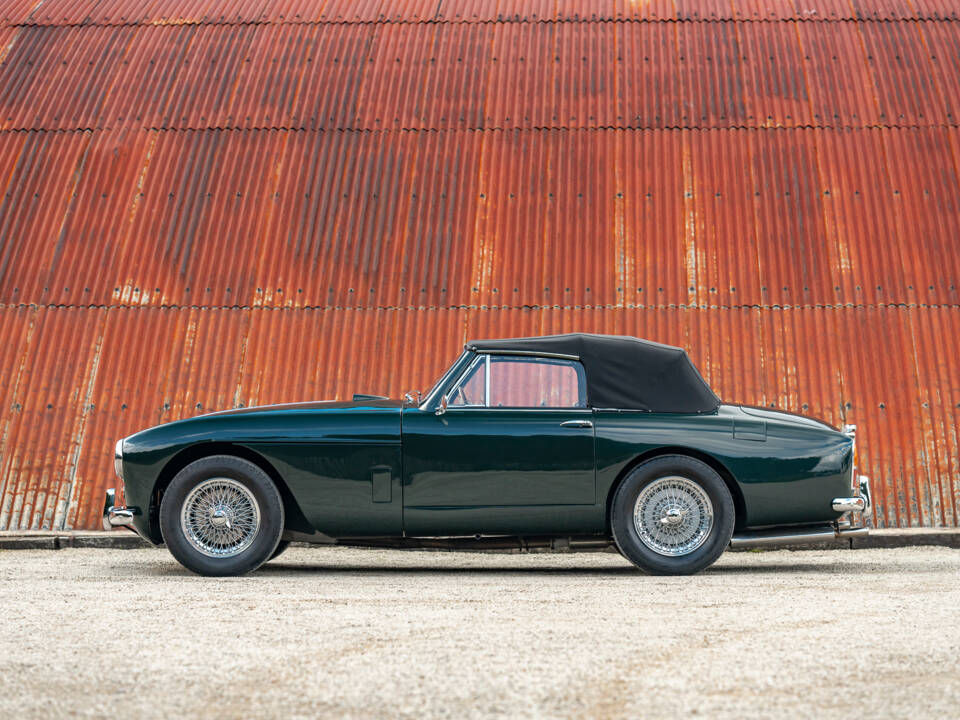 Image 4/38 of Aston Martin DB 2&#x2F;4 Mk III (1959)