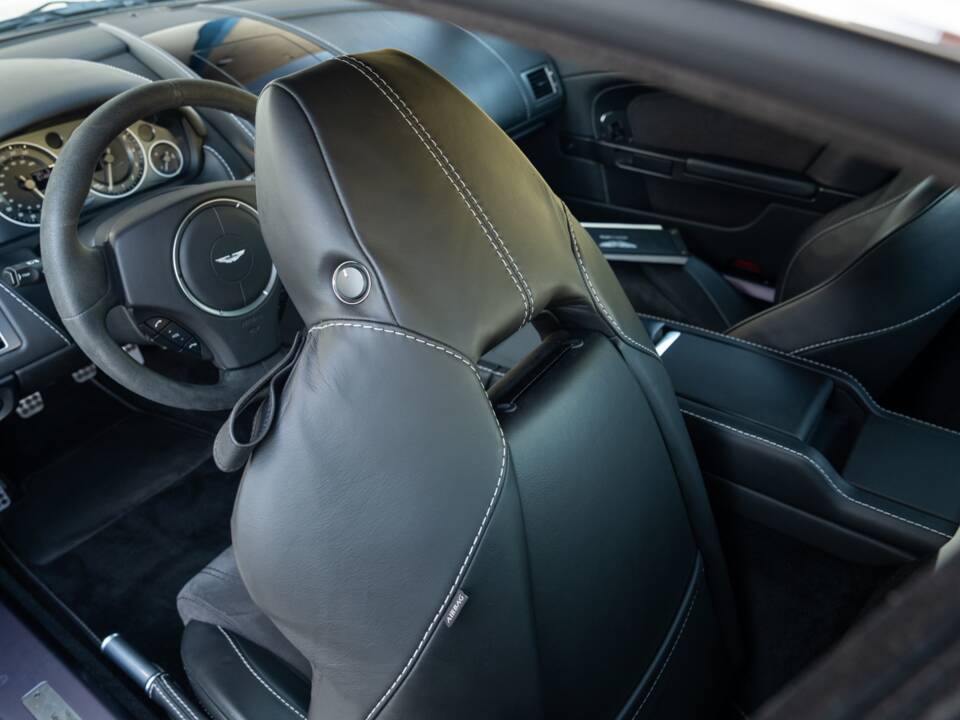 Image 60/83 de Aston Martin V12 Vantage (2009)