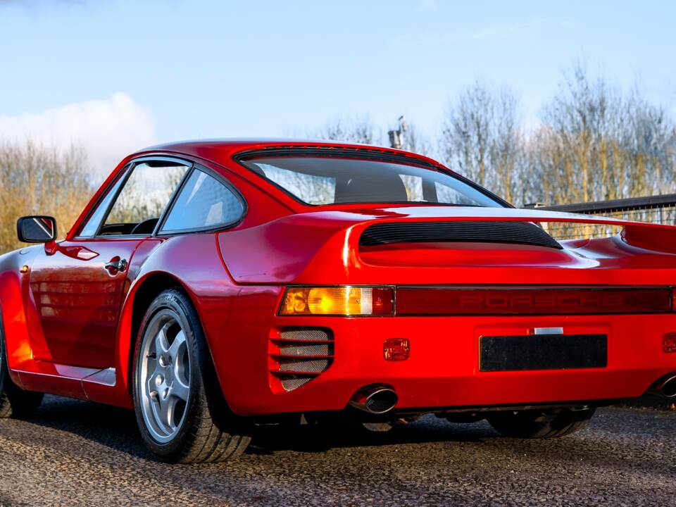 Image 3/23 of Porsche 959 (1966)