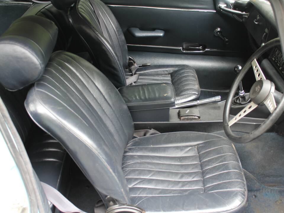 Bild 9/16 von Jaguar E-Type V12 (2+2) (1971)