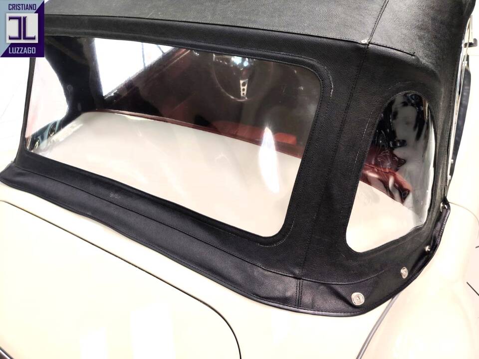 Image 21/59 of MG MGA 1500 (1958)