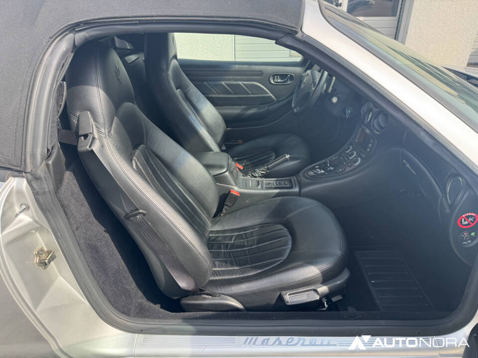 Bild 13/15 von Maserati Spyder 4200 Cambiocorsa (2002)