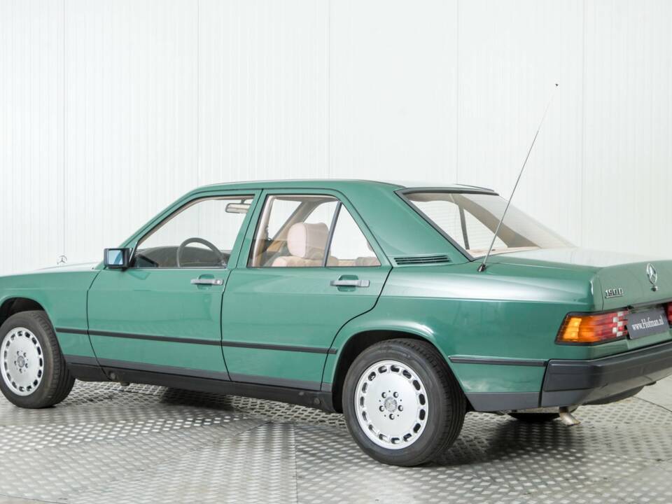 Obraz 6/50 pojazdu Mercedes-Benz 190 D 2.5 (1986)