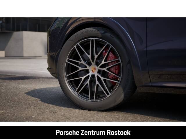 Image 10/14 of Porsche Cayenne S E-Hybrid (2026)