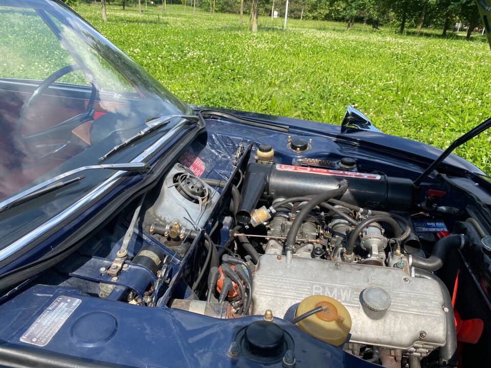 Image 38/79 of BMW 2000 CS (1969)